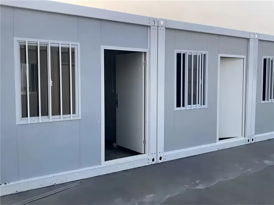 Flat Container House2.jpg