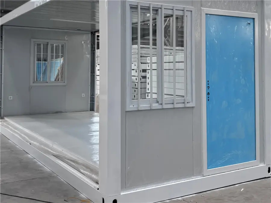 Z-Shape Container House3.jpg