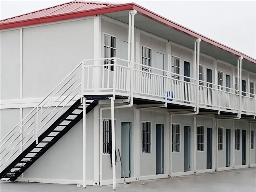 Flat Container House5.jpg